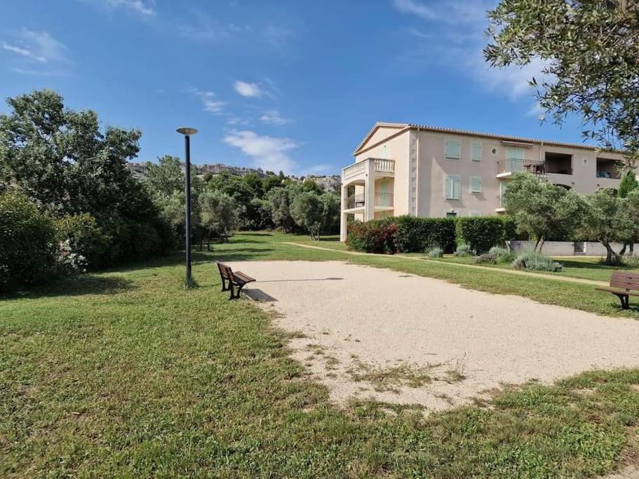 Lou Olivie, Climatise Avec Piscine Aux Pieds Alpilles